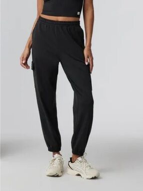 Vuori Boyfriend Cargo Jogger NWT